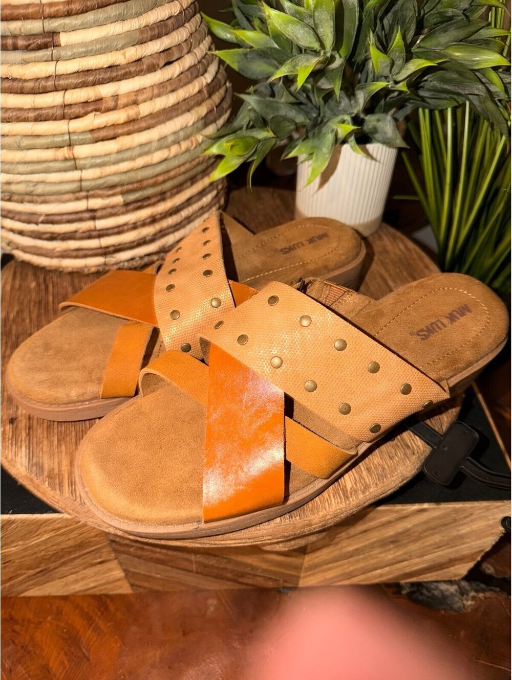 Muk Luks Women's Brown Faux Leather Studded Cross Strap Sandals Size 8